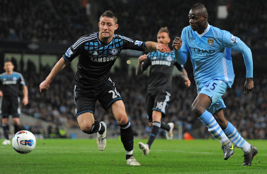 凭借身体优 凭借身体优